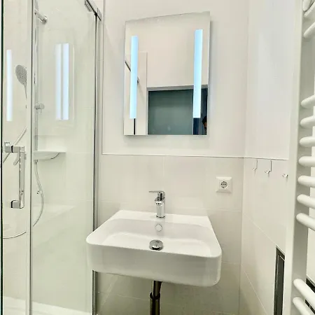 Stylish & Renovated Apartment With Free Parking Vienna Exterior photo